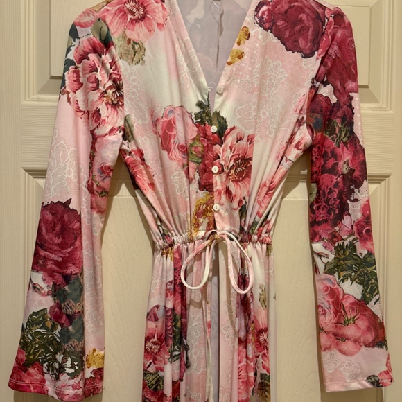 Kate and Mallory Floral open front cover up NEW - Picture 3 of 3